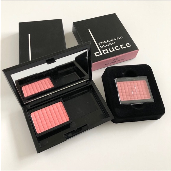 New Makeup 9 Piece Bundle - Picture 9 of 10
